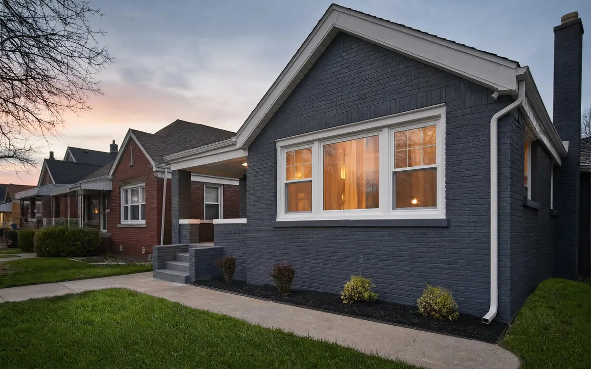 Off-market US house secured below market value